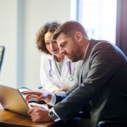 Guy Going Over What is a Knowledge Graph