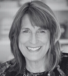 Trish Hayward Headshot